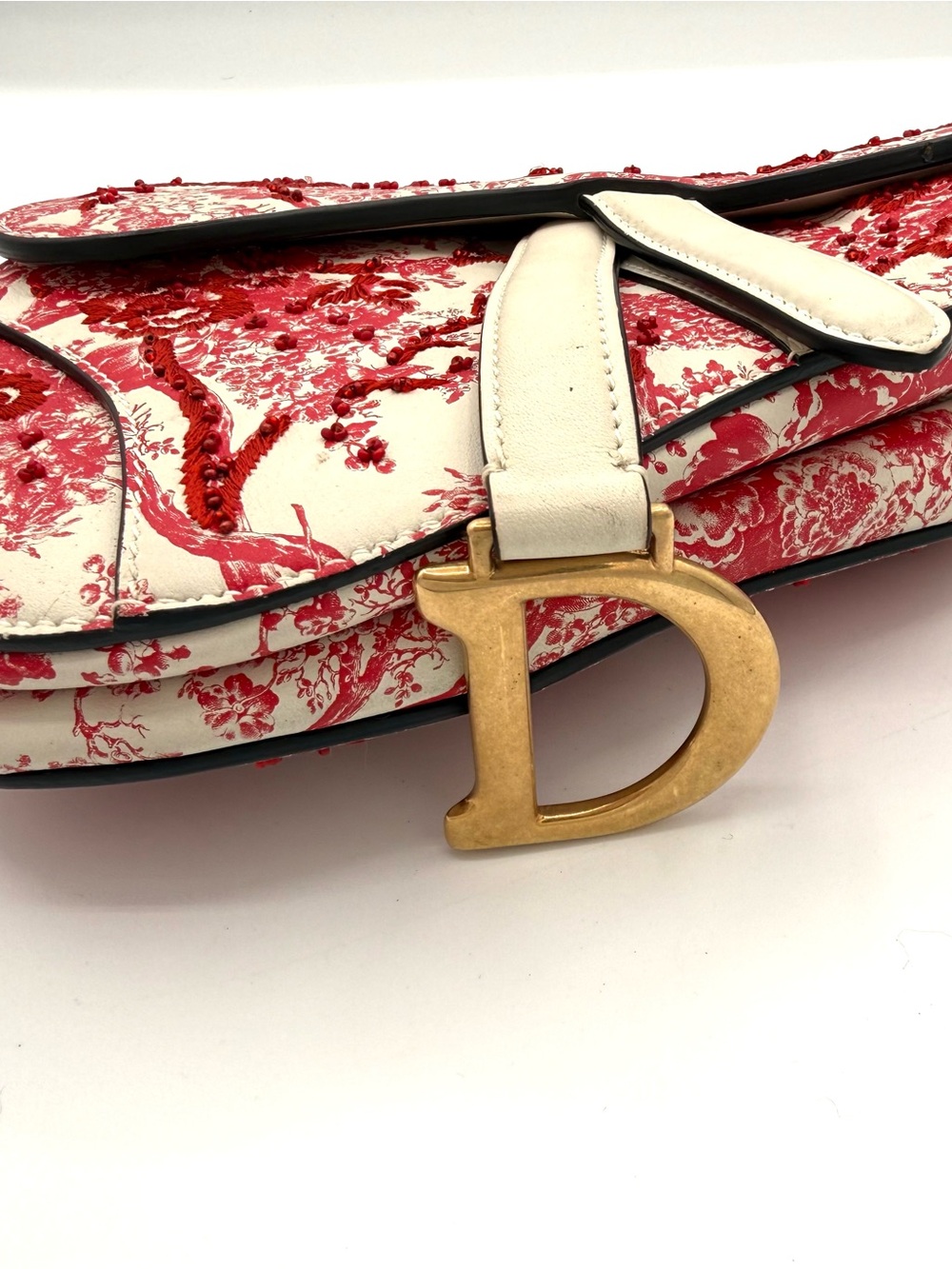 Dior Limited Edition Red and White Rose Beaded Embroidered Saddle Shoulder Bag - Picture 11 of 14